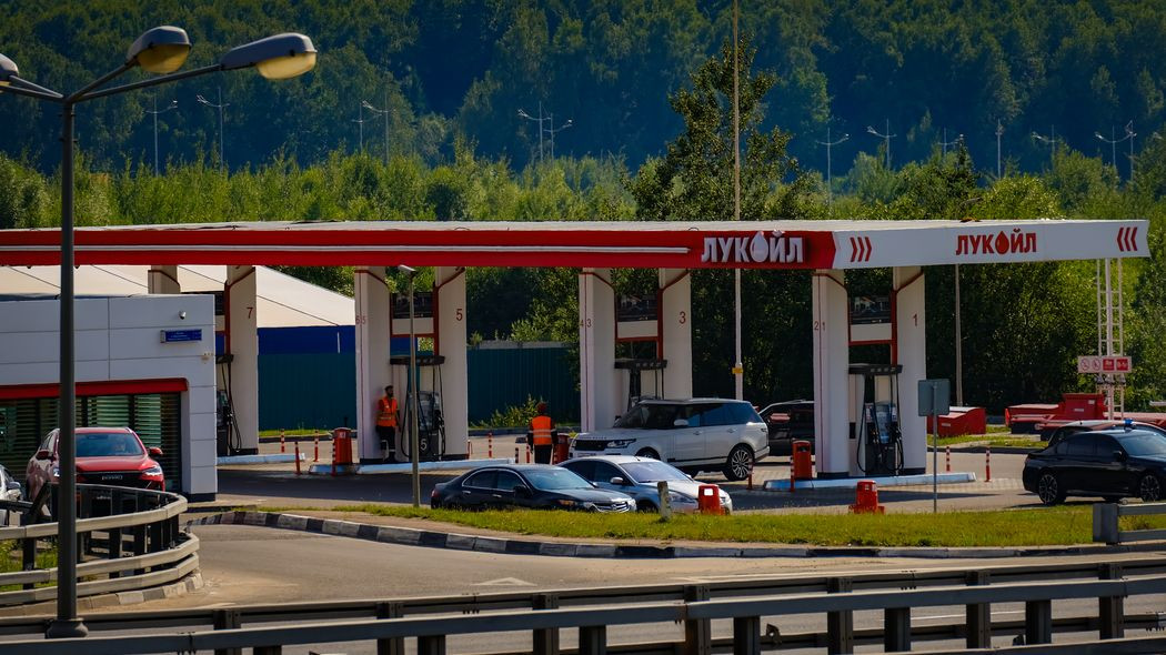 Источник: в России начали закрывать газовые заправки