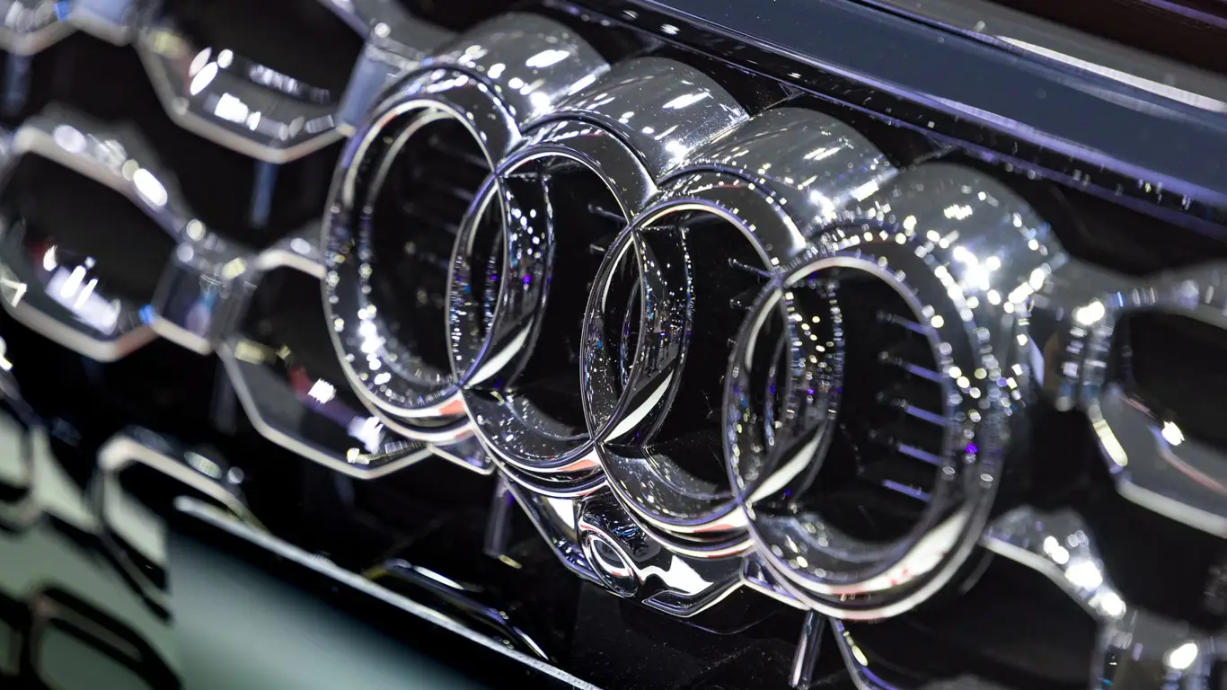 В РФ начались продажи флагманского седана Audi