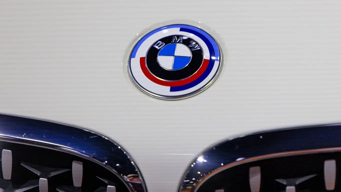 Компания BMW разрывает большой контракт на поставку батарей