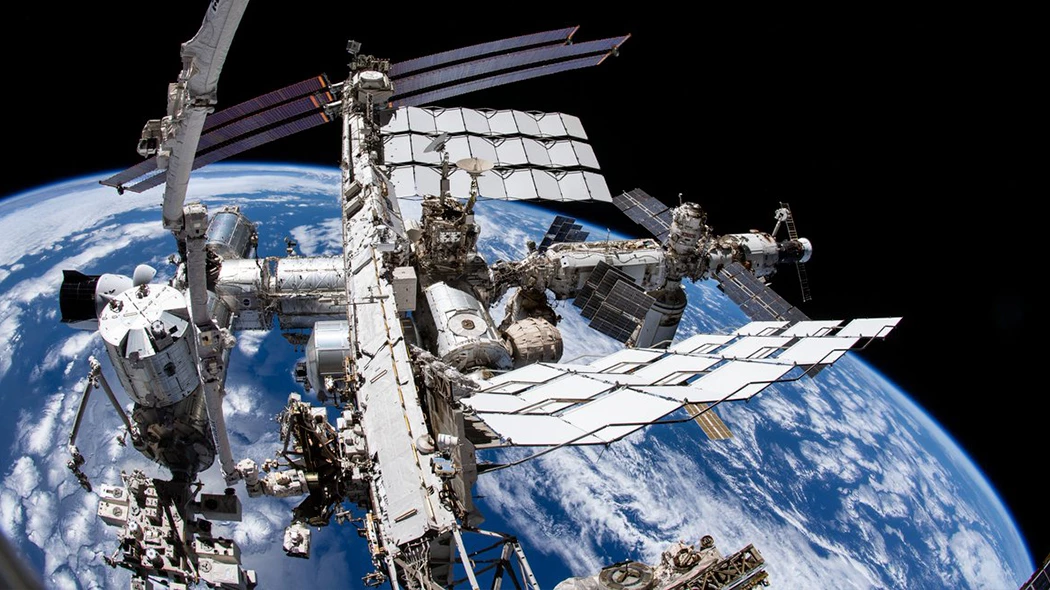 Прогресс сша. Космическая станция МКС. НАСА МКС. МКС 2020. Российские космонавты на МКС.