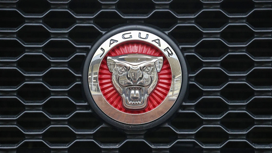 Автобренд Jaguar презентовал обновленный кроссовер Jaguar F-Pace 2024 года